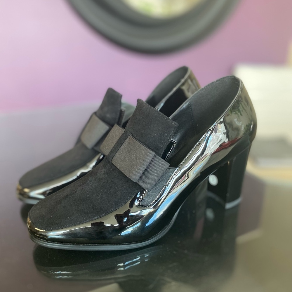 Chic Black Patent Leather Heels